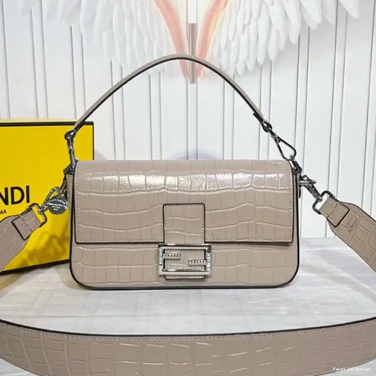 Vintage HOT Fendi Baguette Medium Bag In Khaki Tiffany Leather Crocodile 0516
